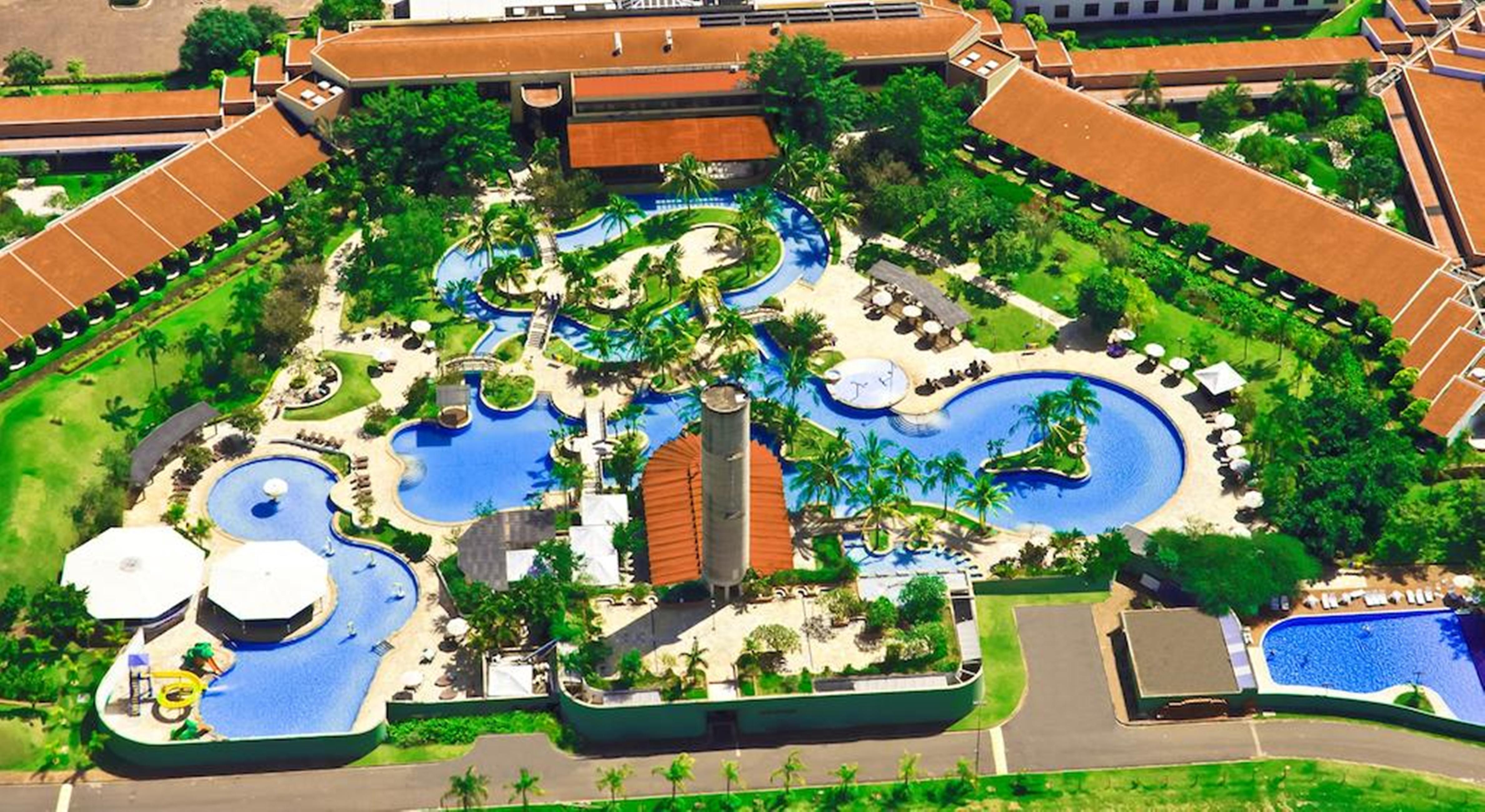 Blue Tree Thermas De Lins Resort Dış mekan fotoğraf Aerial view of the resort