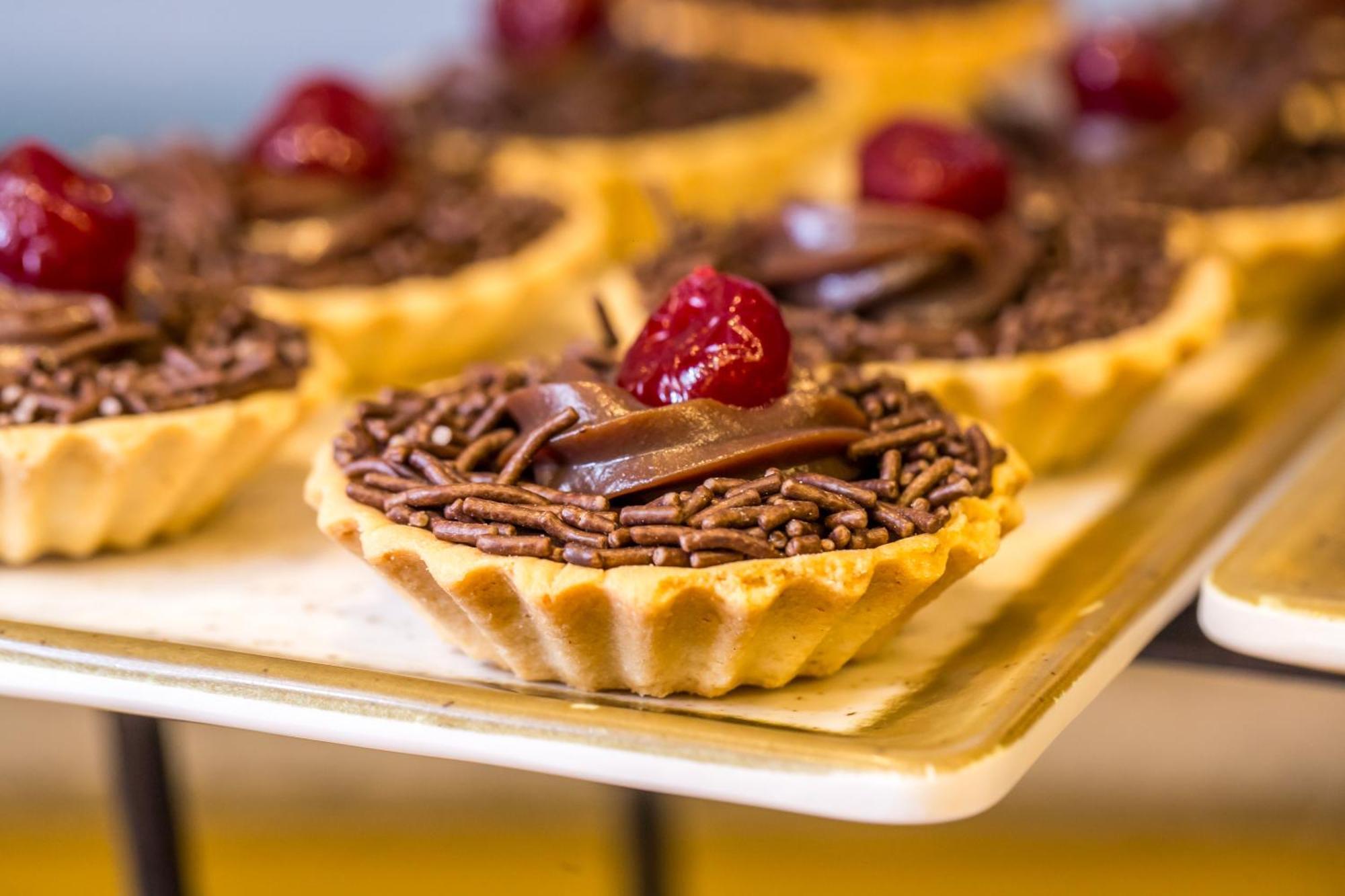 Blue Tree Thermas De Lins Resort Dış mekan fotoğraf Chocolate tart