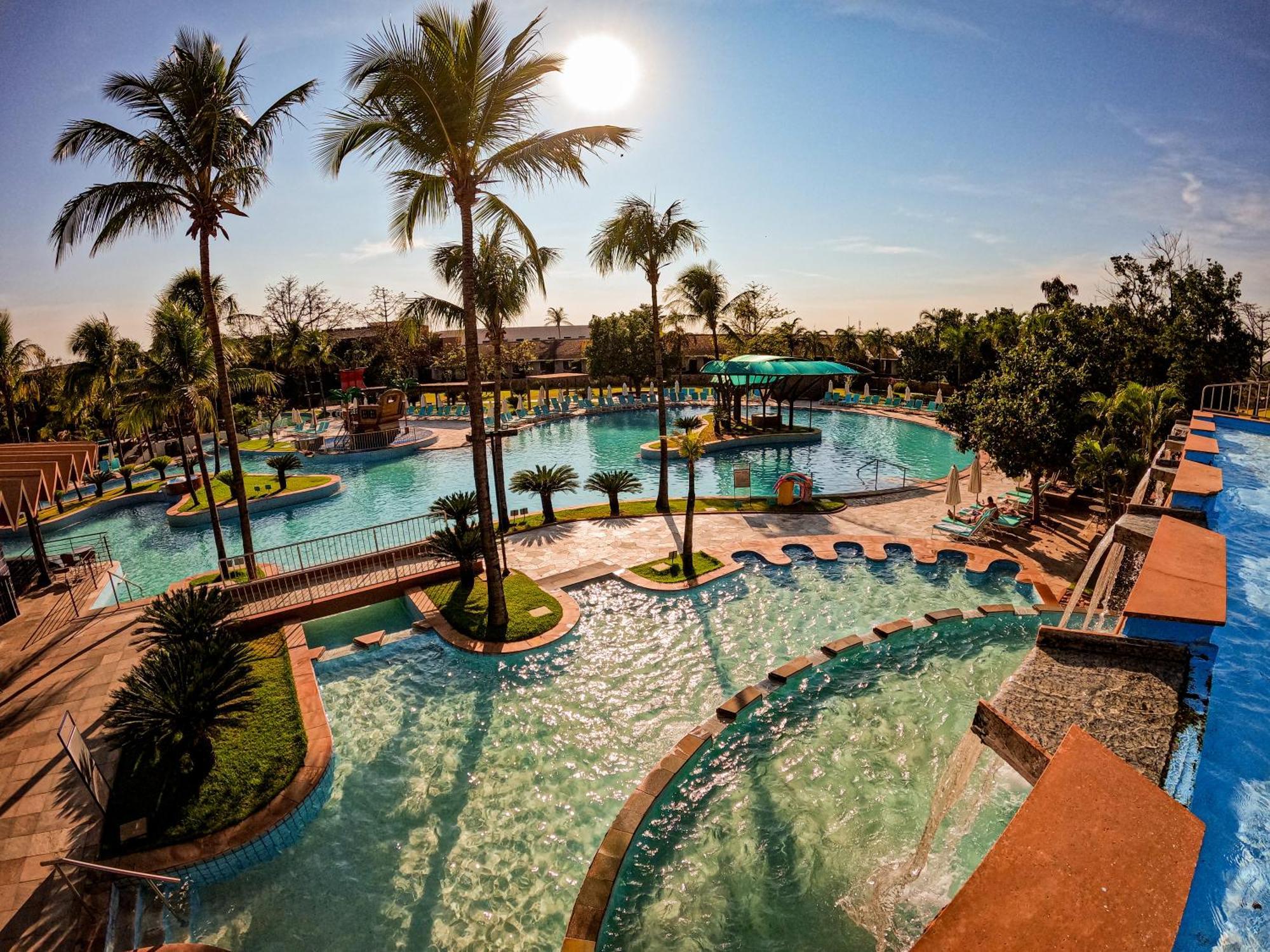 Blue Tree Thermas De Lins Resort Dış mekan fotoğraf The water park at the Royal Paradise Hotel and Spa