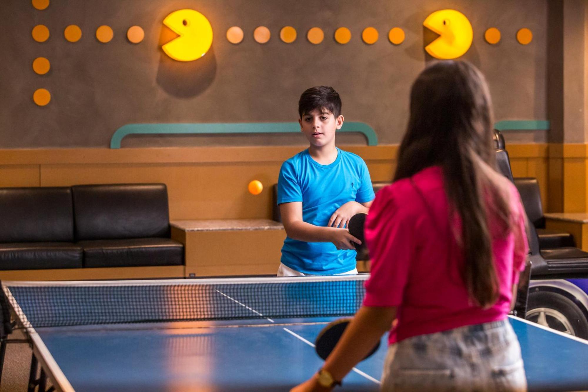 Blue Tree Thermas De Lins Resort Dış mekan fotoğraf Table tennis at the hotel